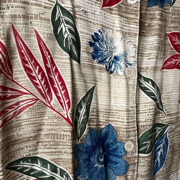 Vintage tropical floral rayon short sleeve button down blouse by Alfred Dunner - Picture 4 of 6